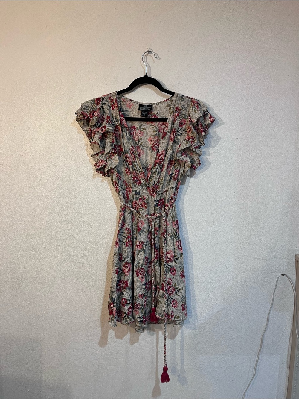 Womens Small Floral Flutter Sleeve V-Neck Boho Mini Dress